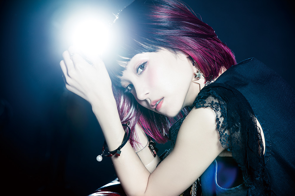 new single「Brave Freak Out」発売記念！課題曲をキョクナビアプリから予約して、LiSAに会いに行こう！