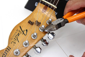 余った弦の処理